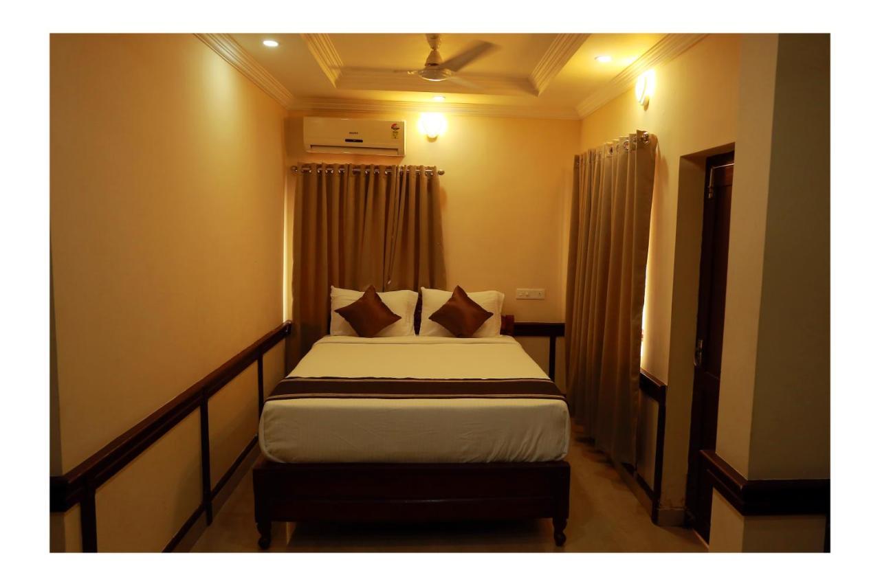 Corridor Calicut Airport Hotel Kondotty Esterno foto